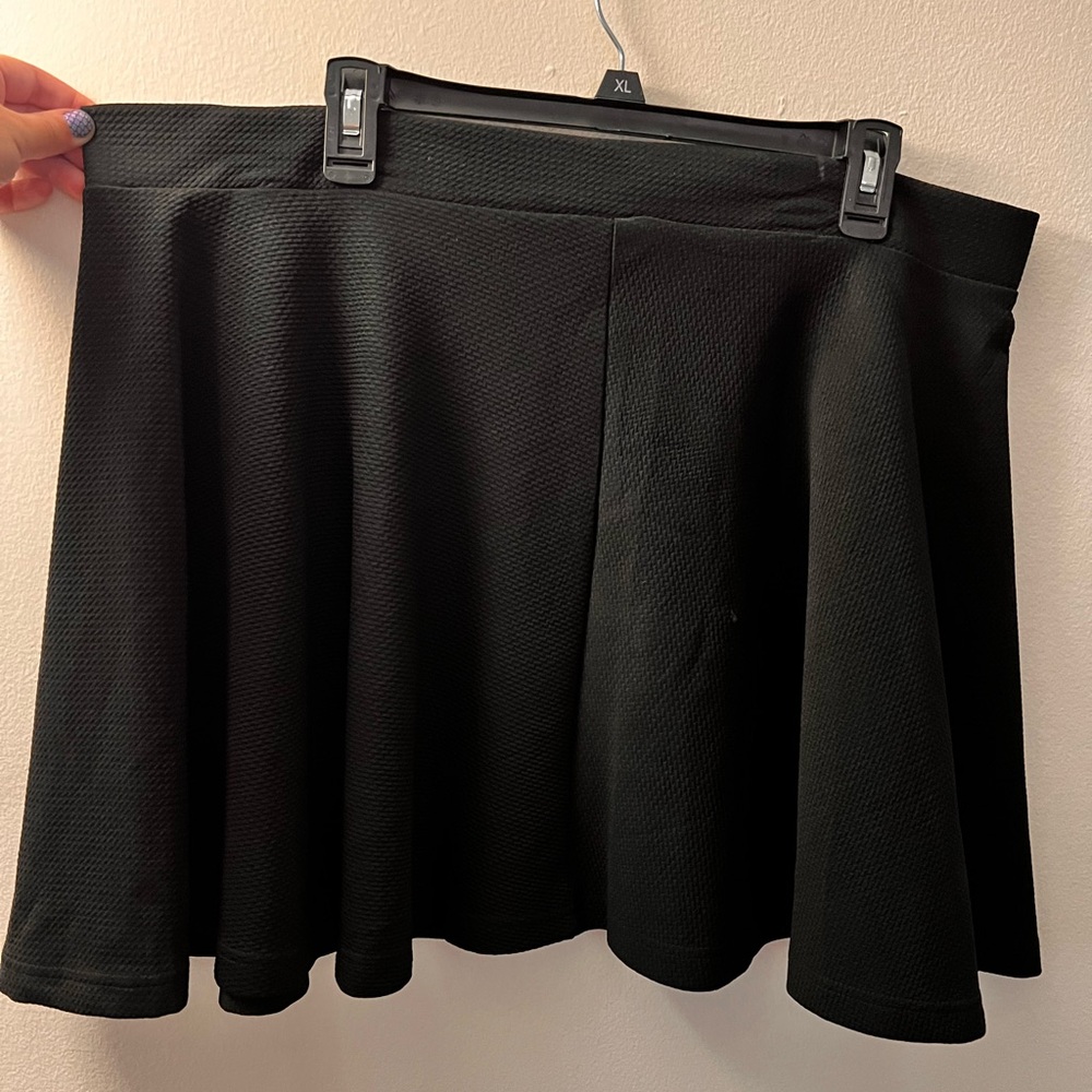 SHEIN Black Textured Skirt